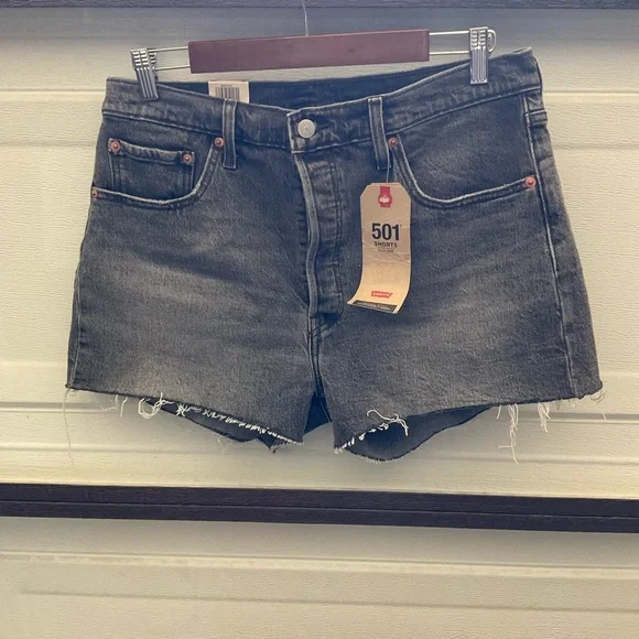 Levi’s shorts 501 - Picture 2 of 5